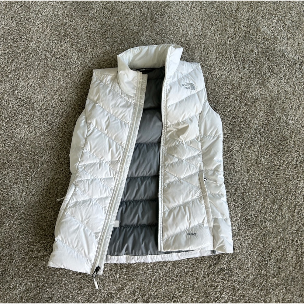 North Face women’s vest.  Like new.  XS